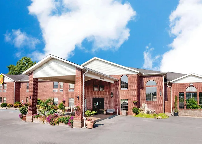 Super 8 By Wyndham Pine Bluff
